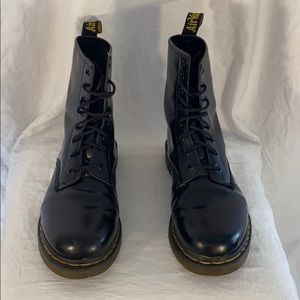 Classic Doc Martens 1460